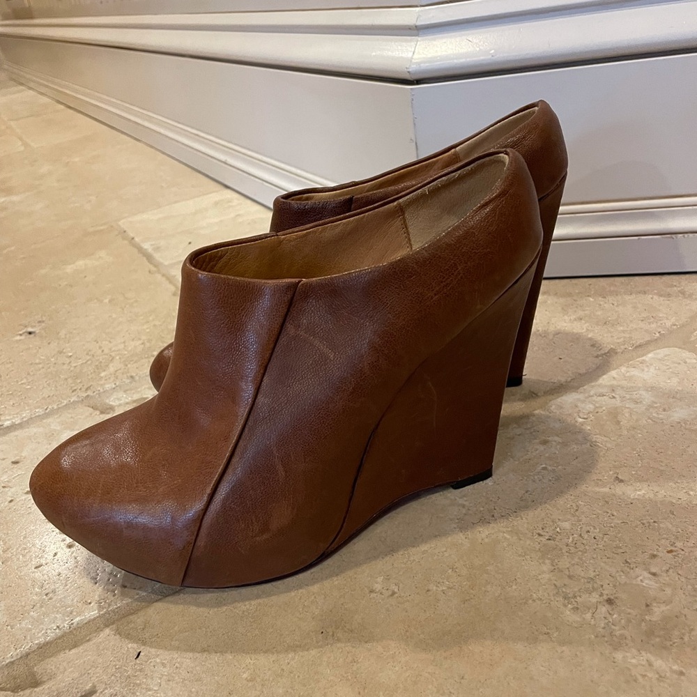 L.a.m.b. Gwen Stefani Brown Leather Heel